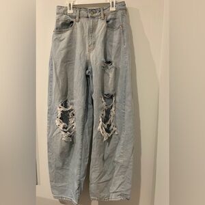 Distressed baggy jeans